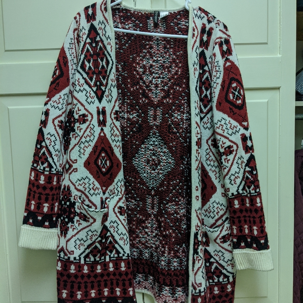 H&M red and cream sweater coat